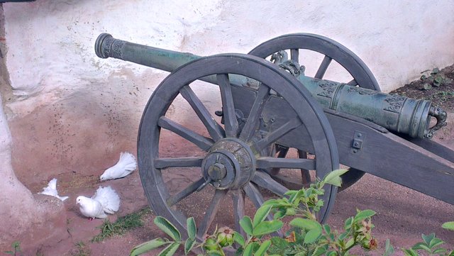 Ein Sinnbild für Krieg & Frieden ist auf der Wartburg zu finden.