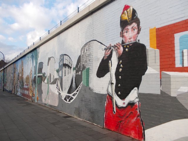 Graffiti an der Gladbecker Straße zwischen Viehofer Platz und Uni Essen