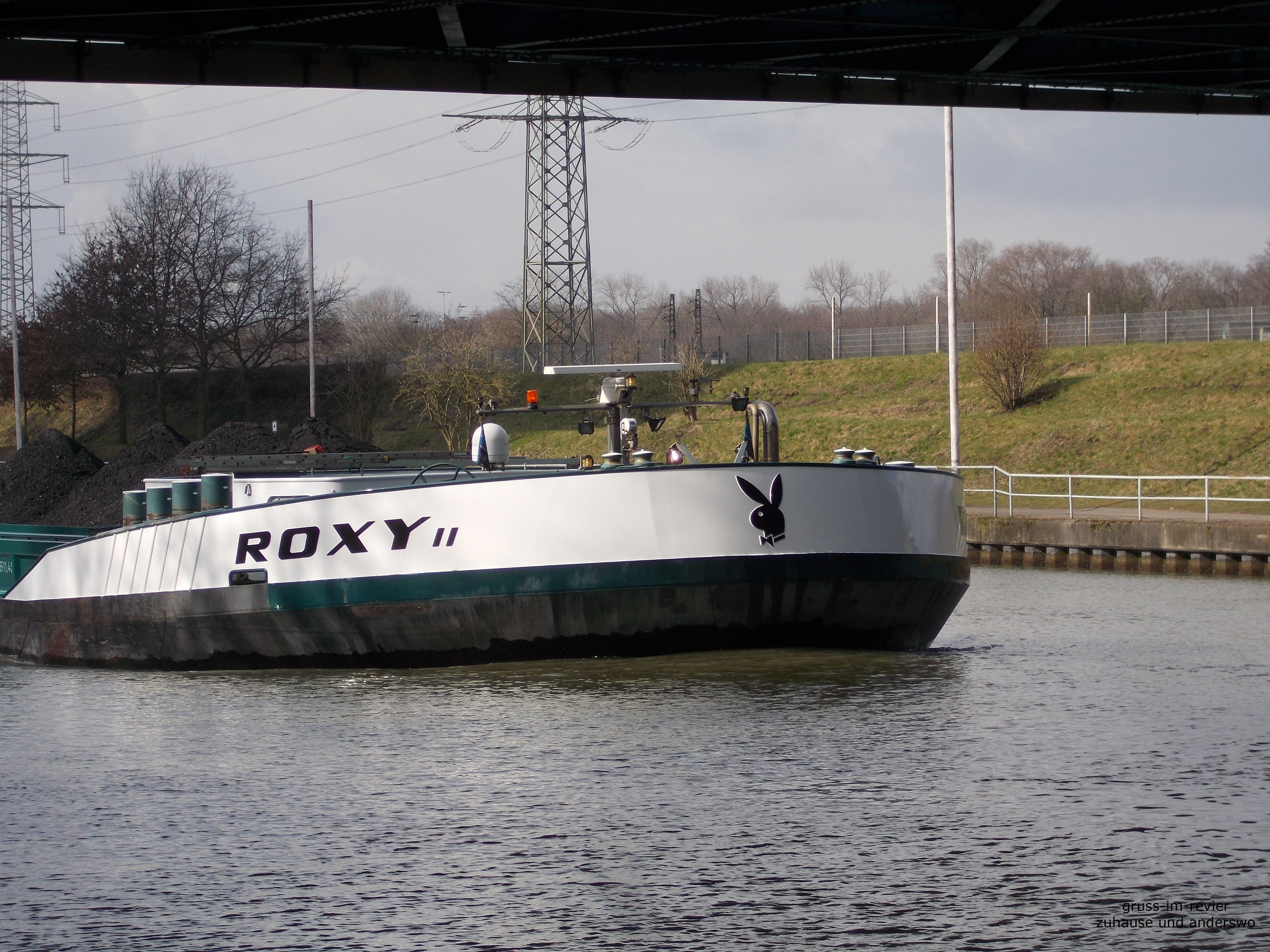 ... bald ist Ostern und dieses spezielle Häschen reist sogar per Schiff an ;-)