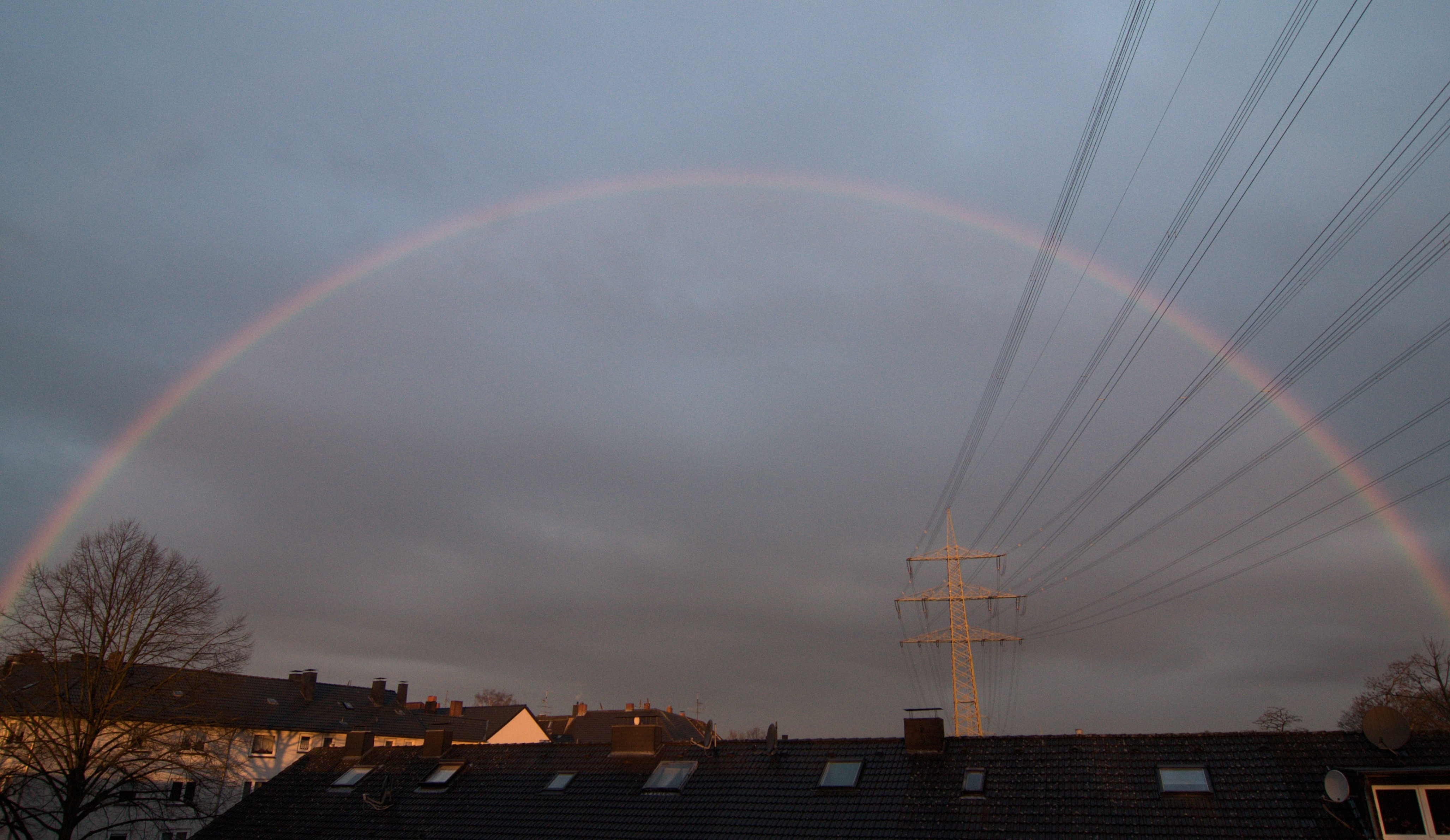 Regenbogen im " Essener Westen" am 24.03.2016 um 6.42 Uhr.