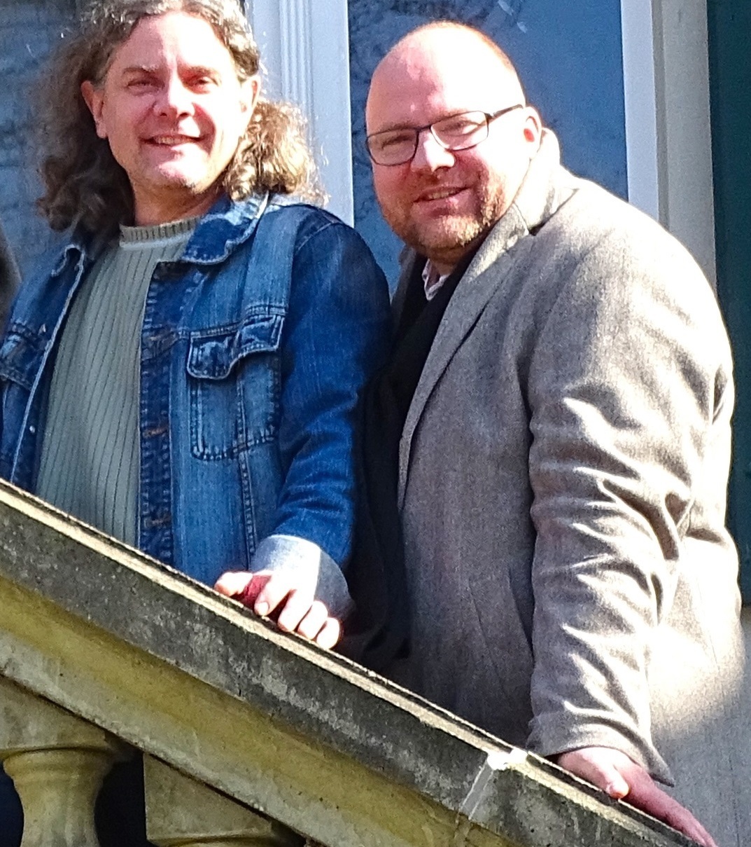 Mirko Meier (Schmökermühle) betreut die Homepage und der Düsseldorfer Jan Michaelis ("Ernest Flatter - Ein Vampir in...") die Medienarbeit für "Die Gruppe 48", die in Rössrath gegründet worden war. http://www.diegruppe48.de/