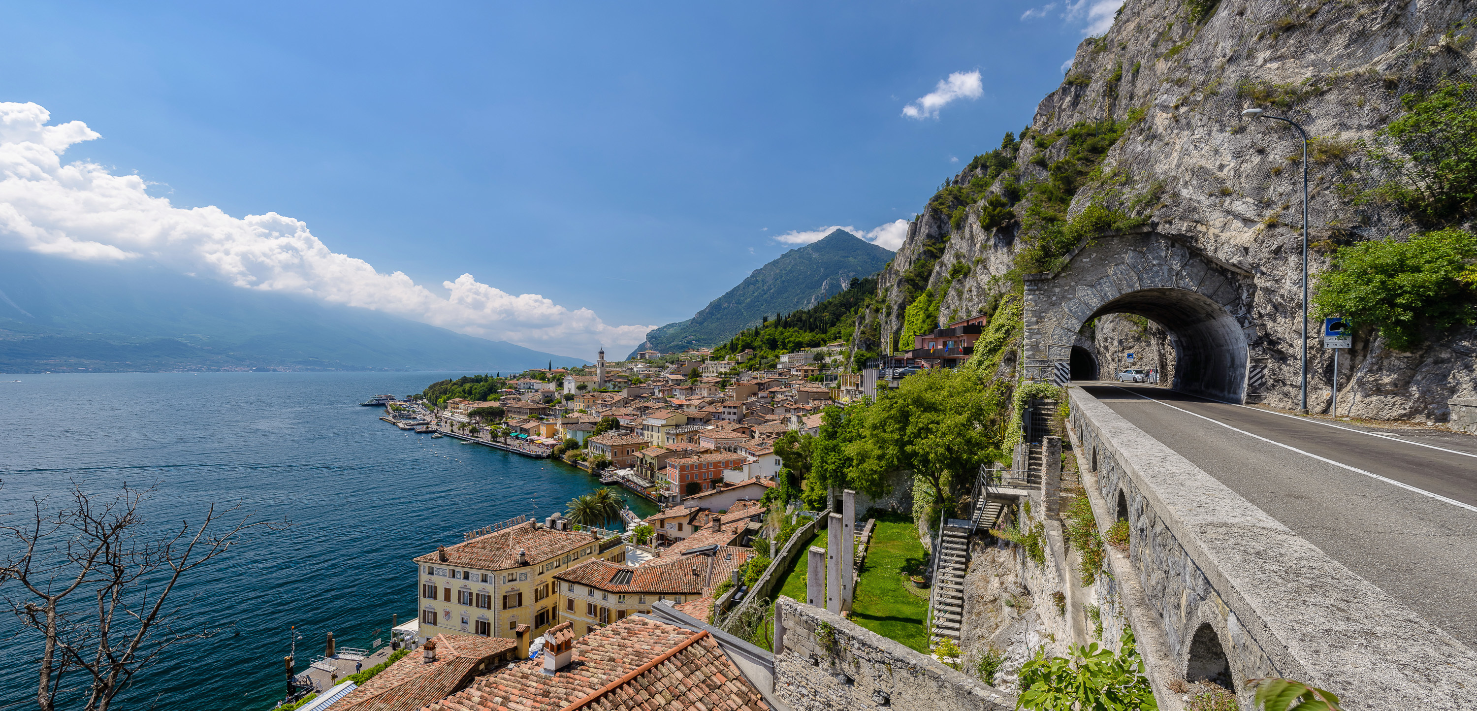 Limone am Gardasee (Panorama; bitte Vollbild)