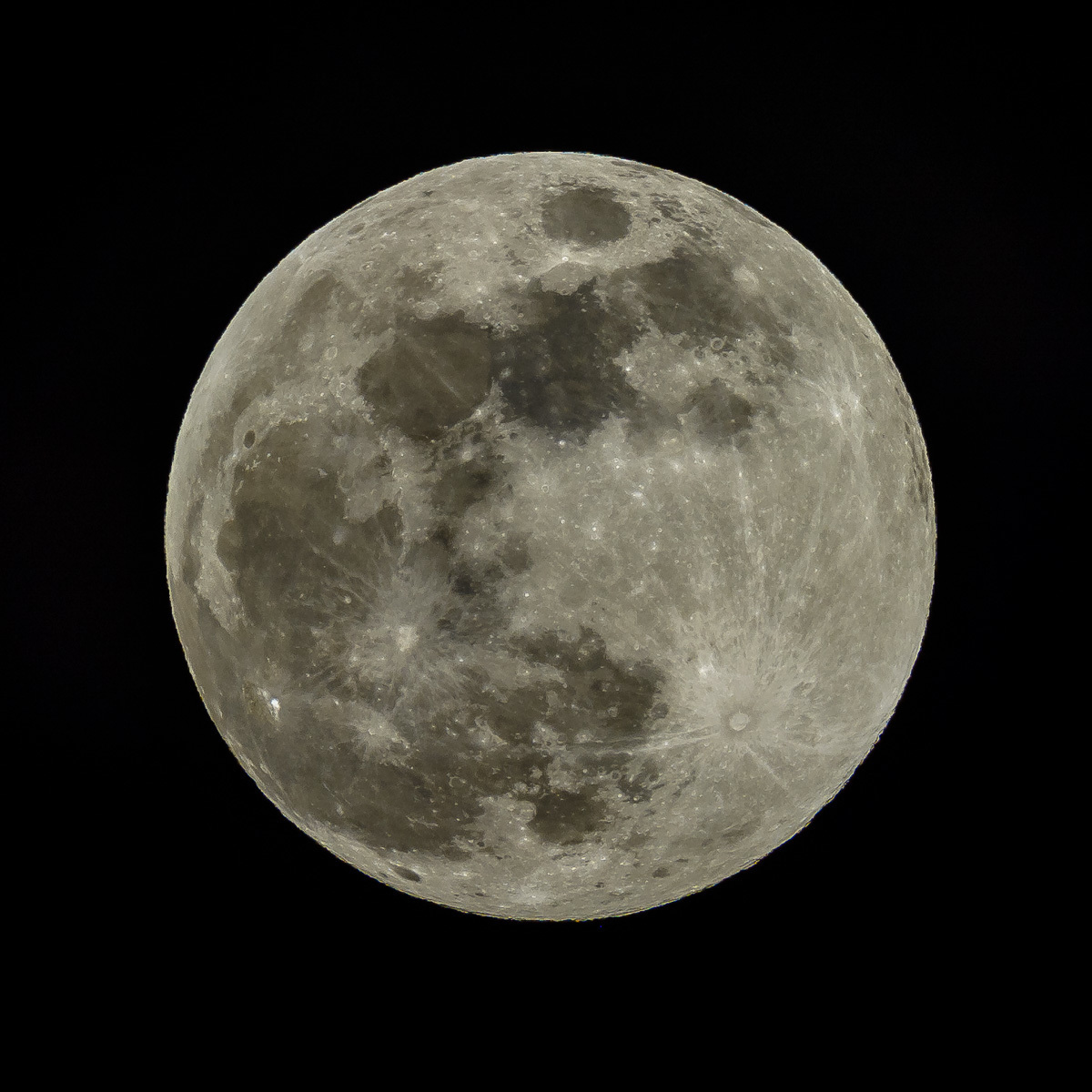 Vollmond vom 01.03.2018; wir haben ihn bei den Wanne-Eickelern ausgeliehen ;-)