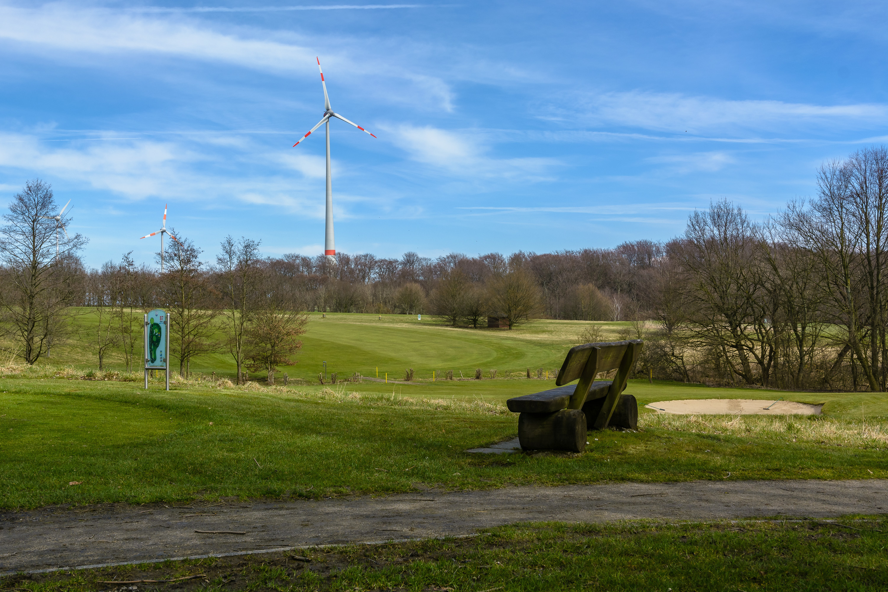Der Golfplatz in Castrop-Rauxel ist von mehreren Spazierwegen durchzogen und dient auch als Naherholungsgebiet.