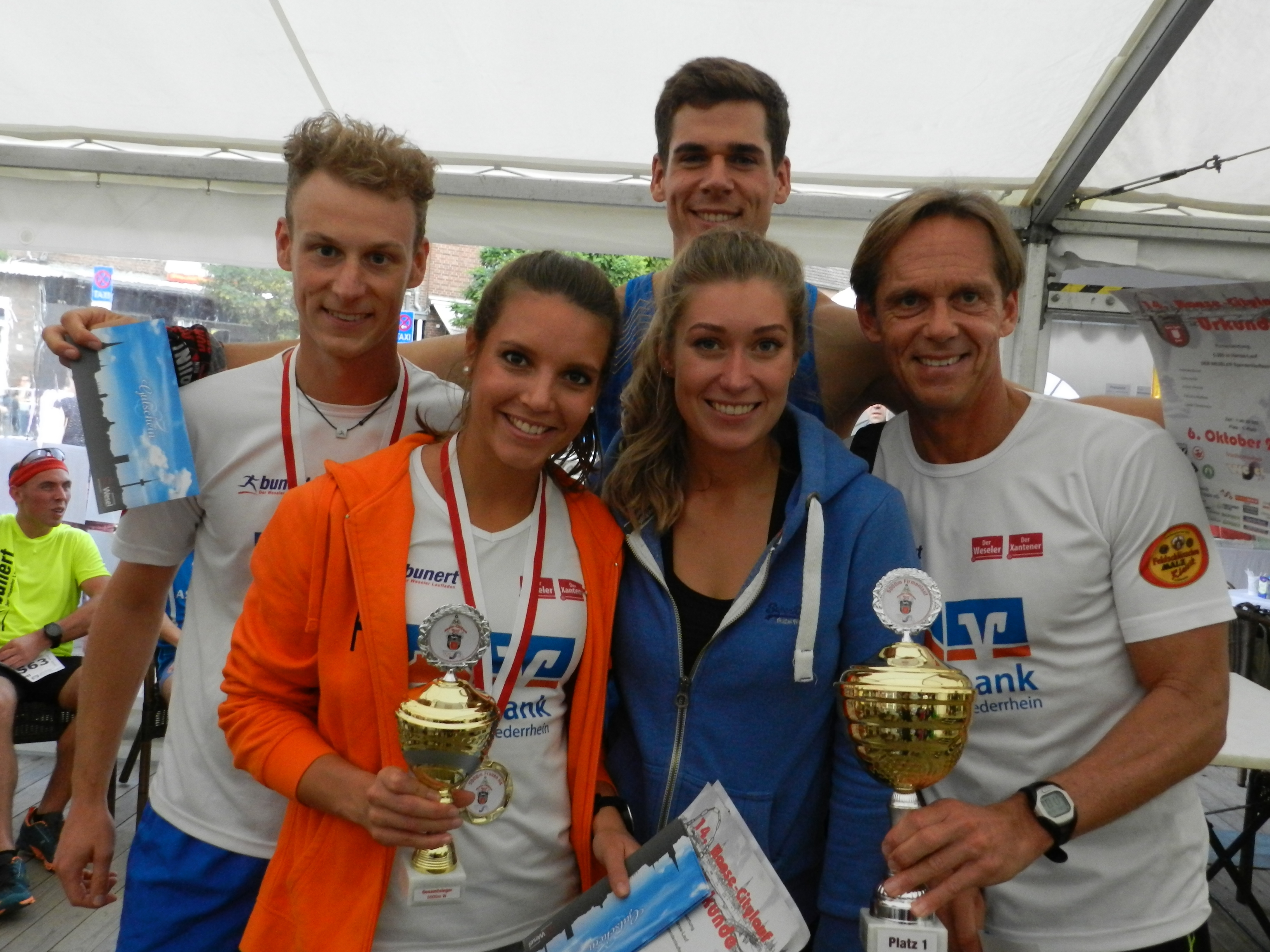 Herzliche Glückwünsche dem Laufteams des "Weselers" und des "Xanteners" mit Andreas und Andre (Die Namen der schnellen Damen und des dritten Herrn erfrage ich mir noch!)