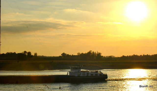 ♥ Danke für wunderschöne Stunden und einen tollen Ausklang am Rhein an Dagmar und Imke! ♥