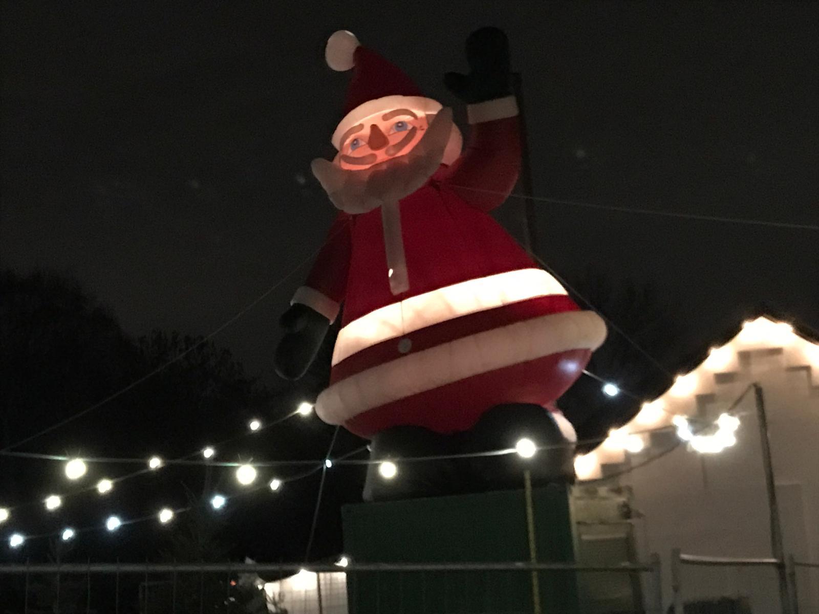 Jetzt ist er endlich wieder da,der Weihnachtsmann bei Bauer Ridder.