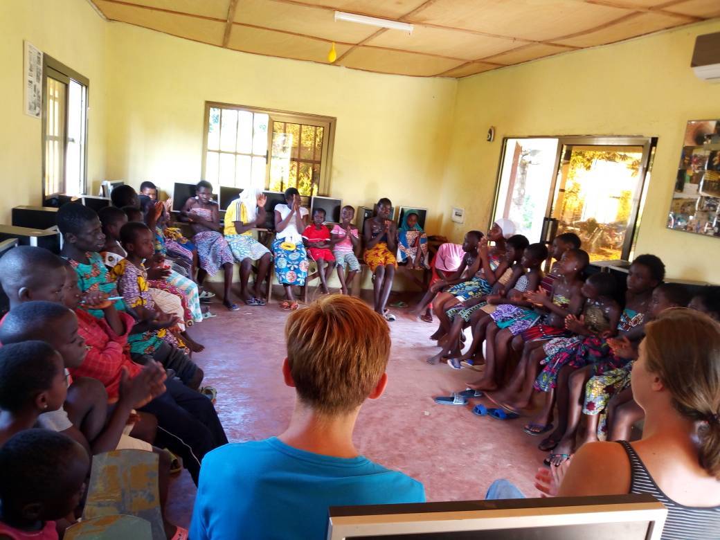 AURORE e.V.: wir möchten das außerschulisches Projekt Zentrum in Sokodé-Togo für Kinder erweiten und sammelt Spenden mit unseren Freiwilligen aus Deutschland.
Kontakt: 01714810090