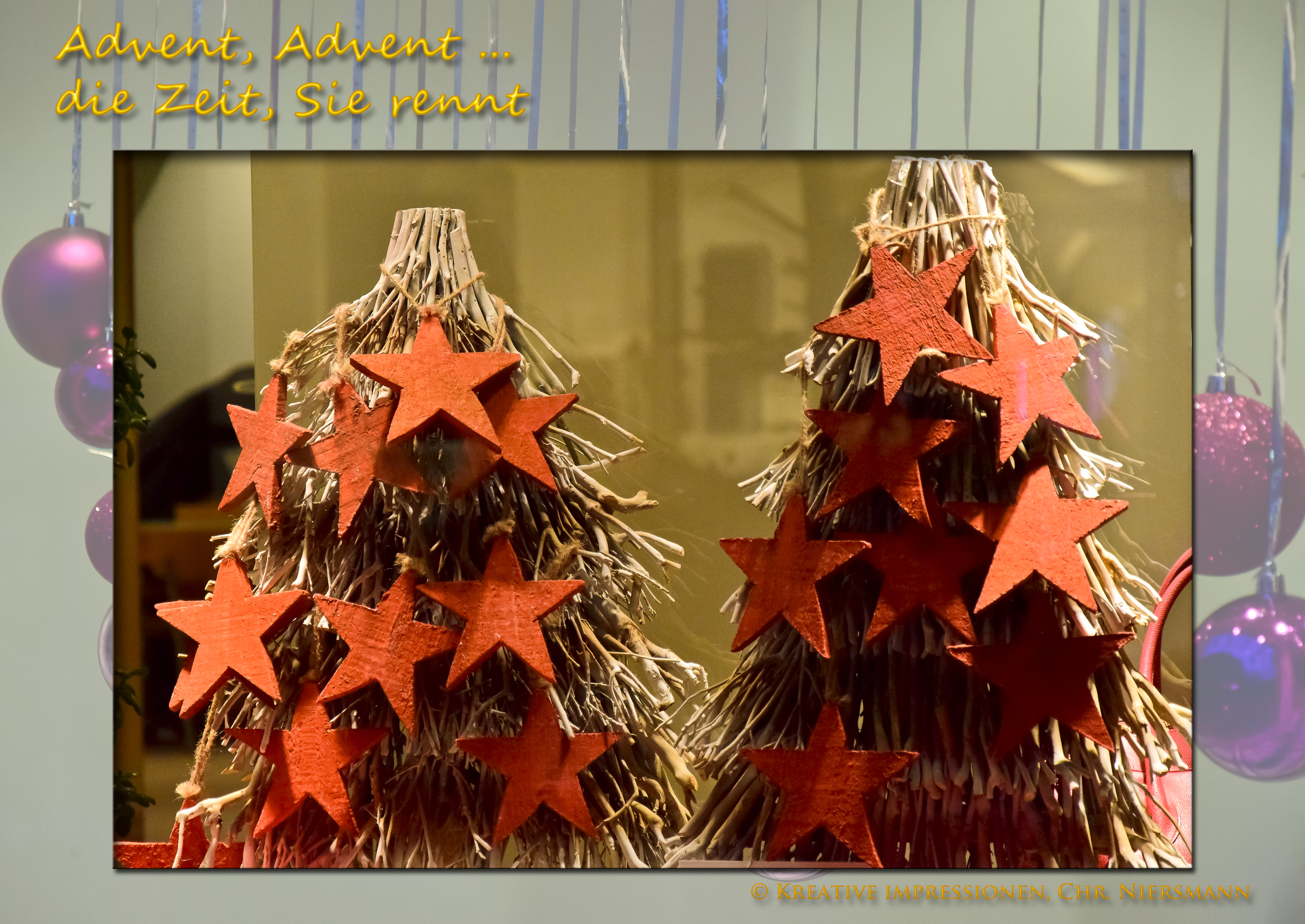Es leuchten wieder die Weihnachtskerzen
und zaubern Freude in alle Herzen.
Unbekannter Verfasser