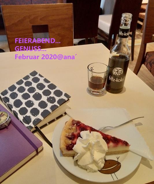 .... zwischendurch mal´was´genießen...
KäseKirschKuchen, Sahne...und etwas für den Kreislauf´:-))) seufz :-)
