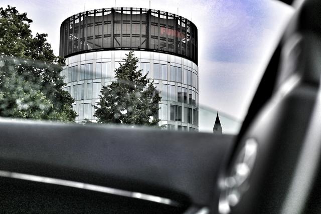 Deutschlands größte Medienwand der Funke Mediengruppe in Essen.