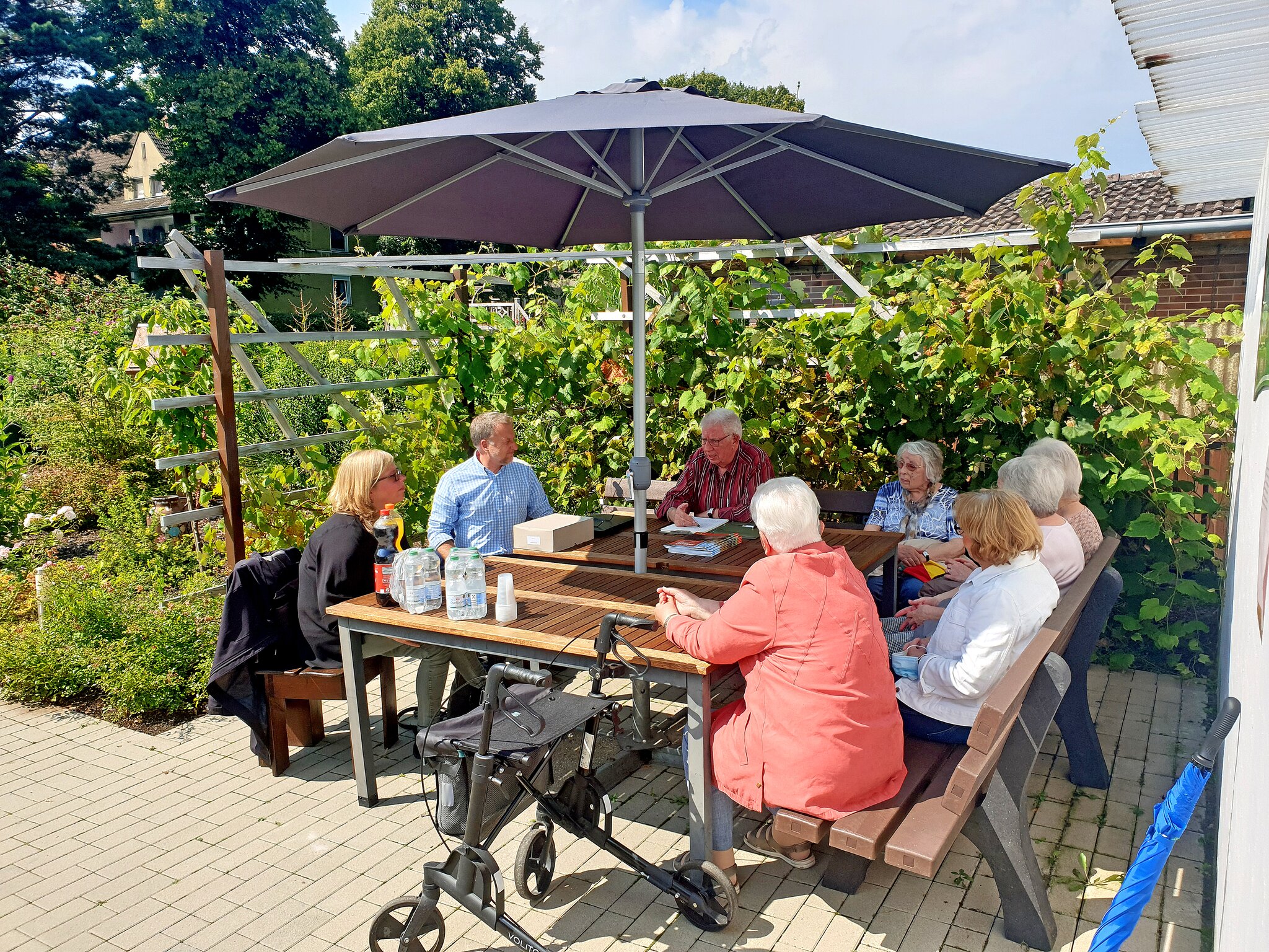 SeniorenSprechstunde im Naschgarten der Gartenanlage "Zur Sonnenseite