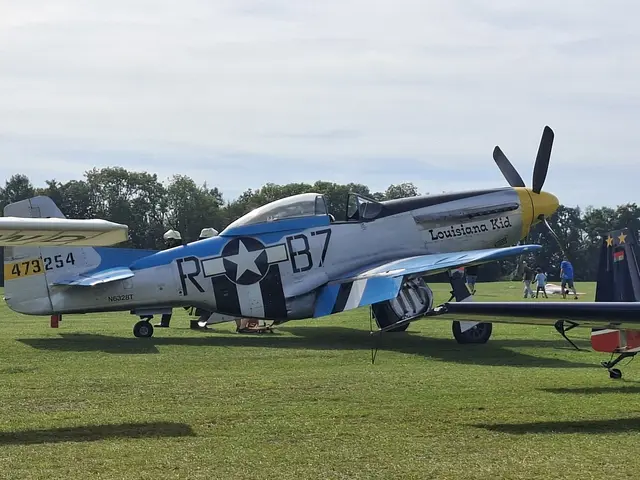 Gestern fand wieder das Flugplatzfest auf dem Farrenberg bei Mössingen statt. Highlight war die Mustang-P51D, ein amerikanisches Jagdflugzeug. Weitere Propellermaschinen waren ebenalls am Start. Das Fest war Ziel einer 20 Kilometer langen Albwanderung. | Foto: Patrick Jost
