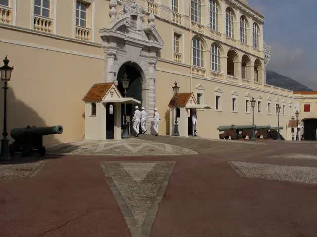 Der Fürstenpalast in Monaco ist die offizielle Residenz der Familie Grimaldi und ein Symbol für die über 700-jährige Geschichte des Fürstentums. 