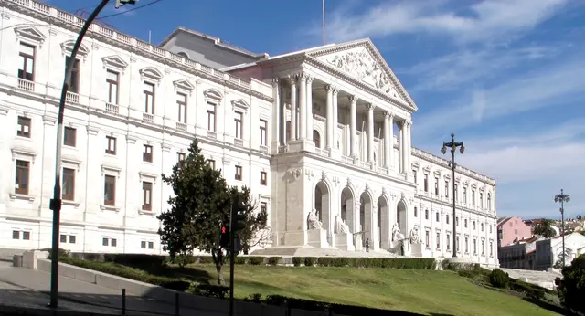 Der Palácio de São Bento in Lissabon ist seit 1834 Sitz des portugiesischen Parlaments und war ursprünglich ein Benediktinerkloster, das 1598 gegründet wurde.