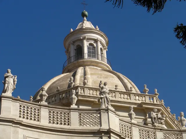 Die römisch-katholische Chiesa della Badia di Sant’Agata (Abteikirche St. Agatha) ist eine barocke Kirche in Catania auf Sizilien. Patronin ist die heilige Agatha von Catania.