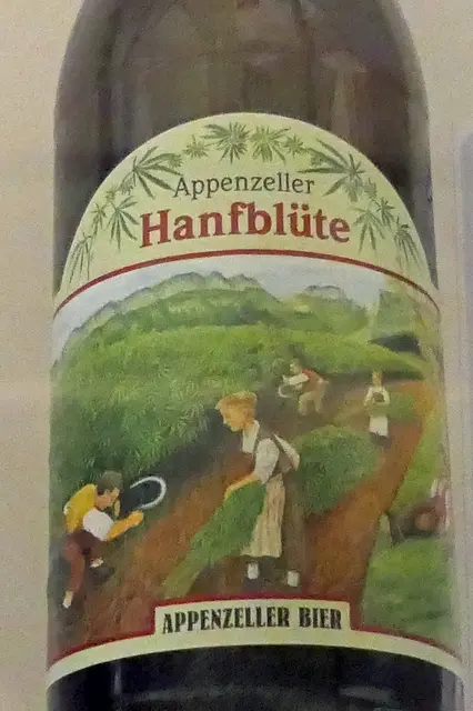 In der Ausstellung "Botanik im Bier" sah ich diese originelle Sorte. Ich bin mir sicher, dass sie  sich auch heute gut verkaufen würde. Es gibt viele Pflanzenwirkstoffe, mit denen man das Gerstenbräu würzen kann.