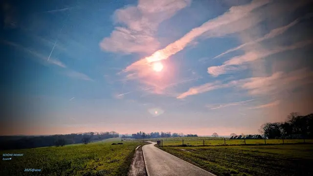 Ende November... 
Frischer, dennoch sonniger Herbst-Spaziergang ...
im Essener Süden ♥♥♥

AUTUNM ....
https://www.youtube.com/watch?v=Gnp58oepHUQ

smile

GUTE NACHT♥♥♥

2025@ana´