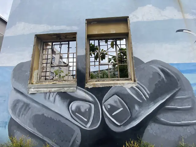 Im Sinne des Wortes. Alles nur Fassade. Das ganze Haus ist weg nur die Fassade ist geblieben.  | Foto: Umbehaue 